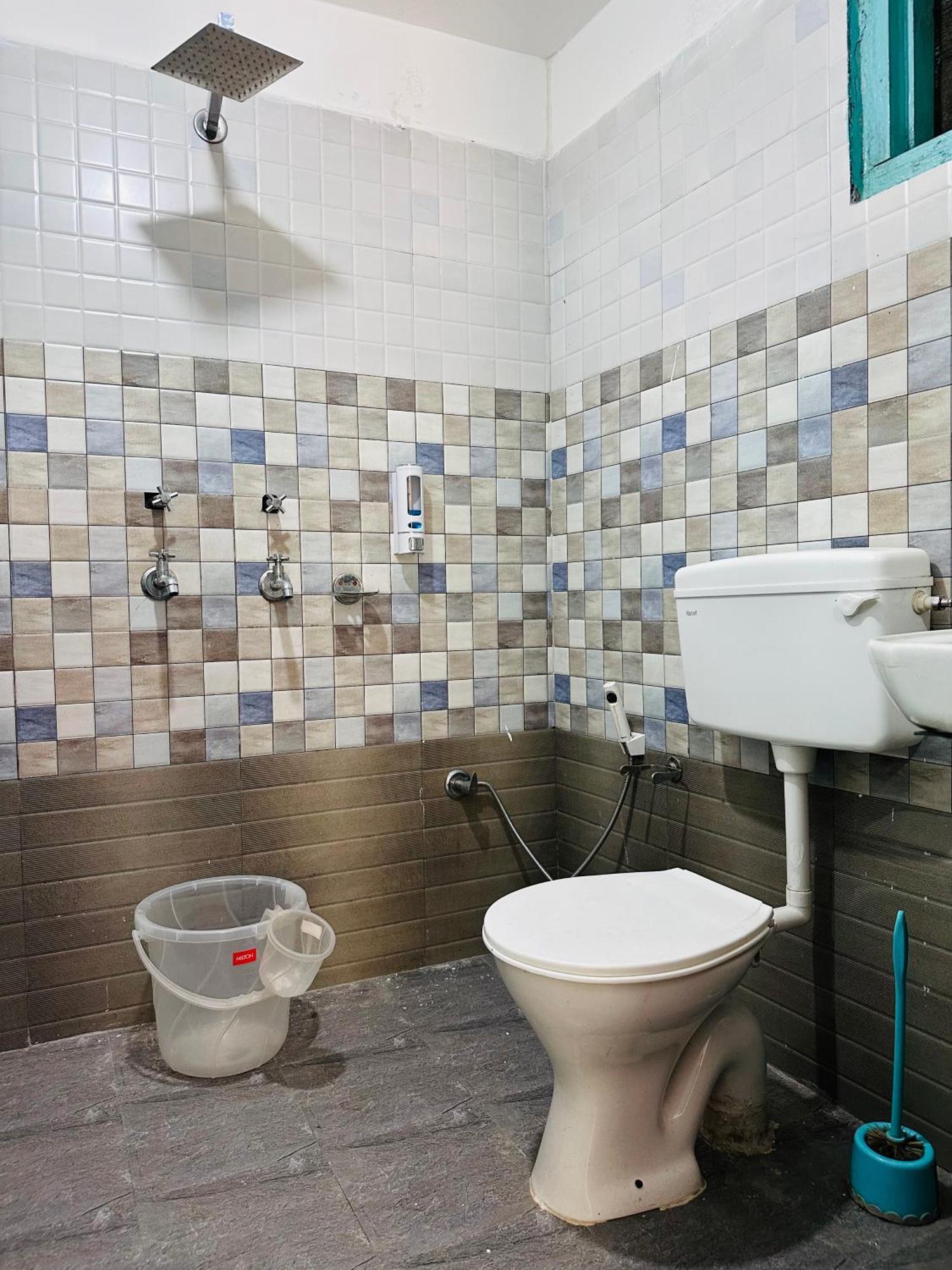 Hostel 360 Degree, Jibhi Eksteriør billede