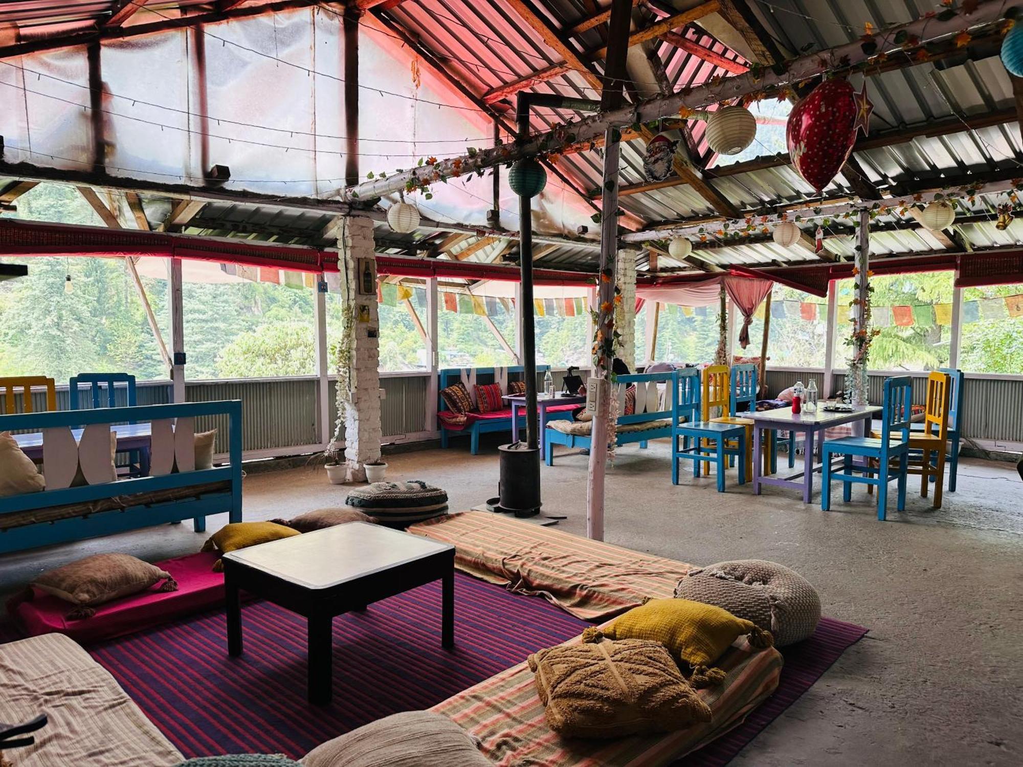 Hostel 360 Degree, Jibhi Eksteriør billede